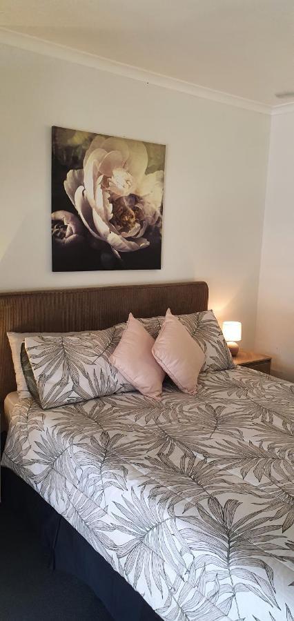 Bargara Motor Inn - Pet Friendly ภายนอก รูปภาพ